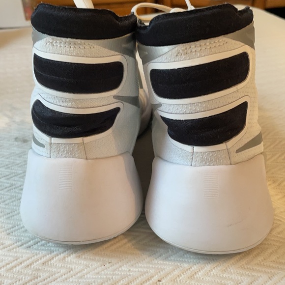 Men’s Nike Zoom shoes - Picture 6 of 9